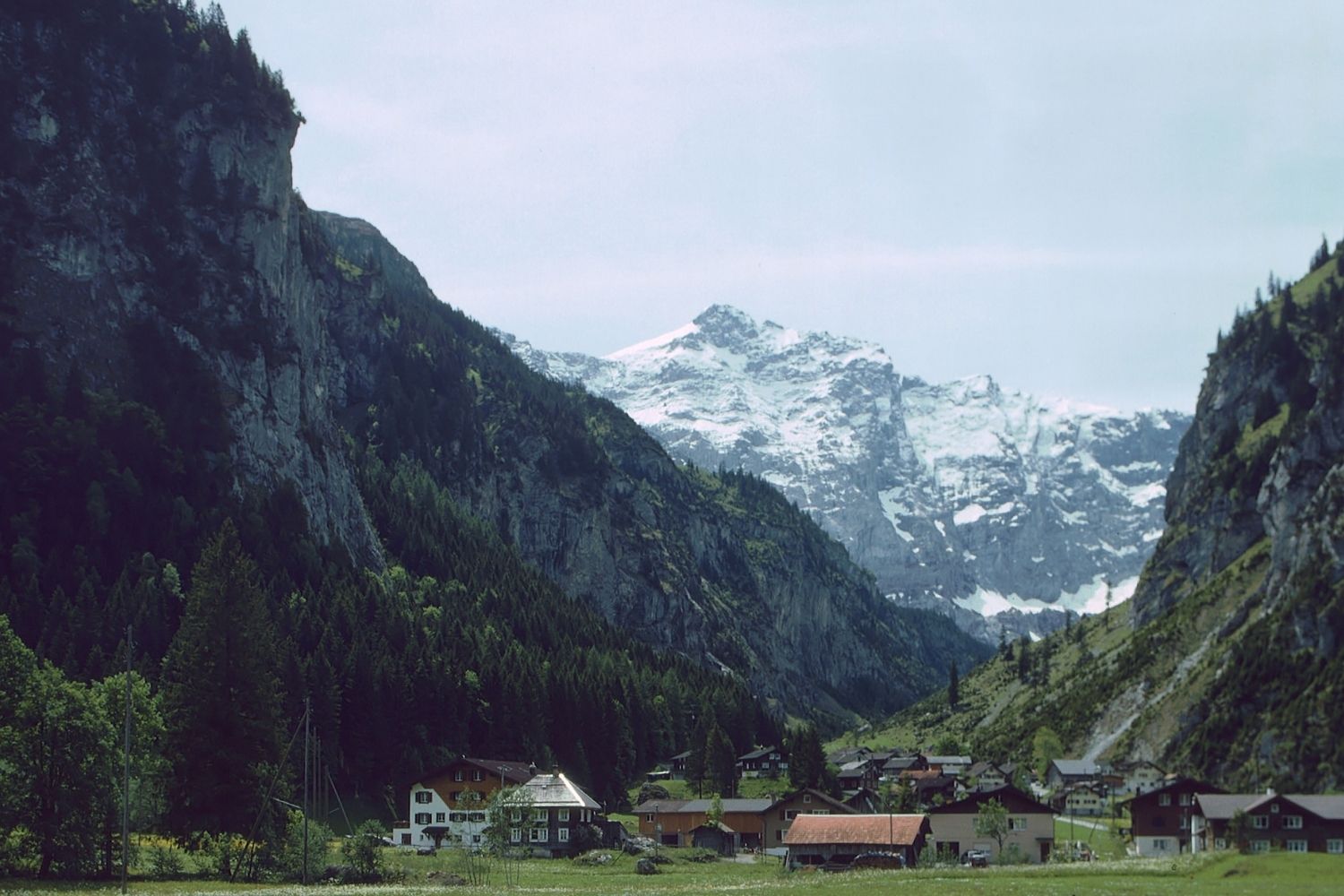 From Monviso to Gross Ruchen, the heat at high altitude makes even our mountains crumble