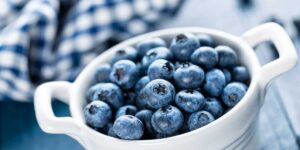 I’ll explain to you what that white film is that you find on blueberries (and no, they are not pesticides)
