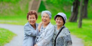 In Japan, centenarians exceed the record 100,000 mark: 87% are women (and this is also thanks to their diet)