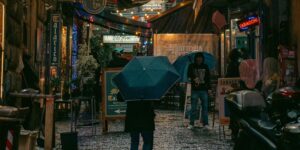 Naples puts a stop to B&Bs and short-term rentals, but will it really be enough? The UNESCO historic center is already at the mercy of hit-and-run tourism