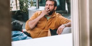 Stop cigarettes (including electronic ones) on the terraces of bars and restaurants and say goodbye to smoking rooms: anti-smoking crackdown in Belgium