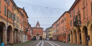 We were in Correggio and we will take you to discover the locations where the Rai TV series “Estranei” was filmed