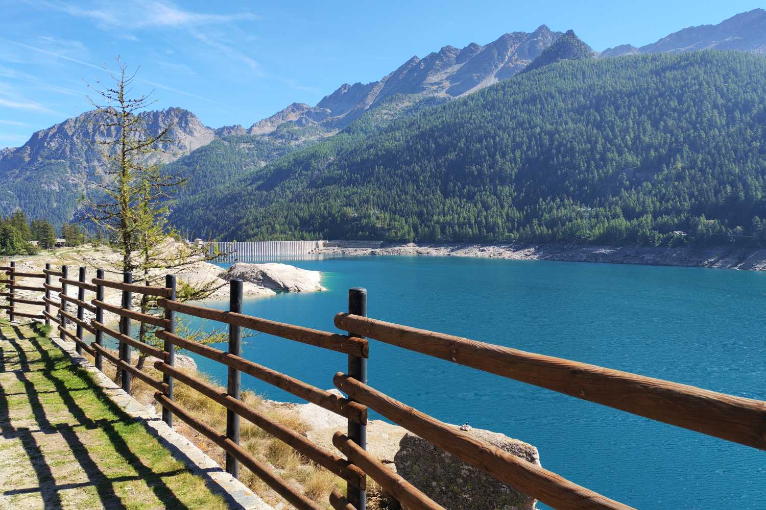 We cycled around Lake Ceresole Reale where the mountains of the Gran Paradiso Park are reflected in the blue waters