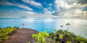The wildest Seychelles can be discovered on foot and at sea: a journey through extraordinary landscapes and animals