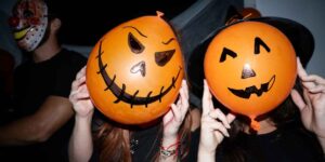 All you need is a paper plate or an old bag: 5 DIY Halloween masks that will amaze everyone