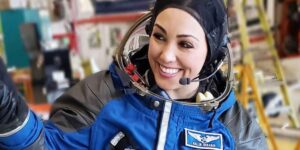 Astronauts can also wear pink (and listen to Taylor Swift): this is how three scientists dismantle STEM stereotypes