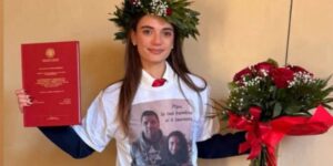 He graduated in Law with a thesis on the former Ilva of Taranto and dedicated it to his father Massimo, a worker at the plant who died of cancer