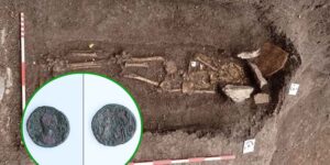 In the tomb of a Roman child they find a coin from 1,750 years ago: was it used to pay Charon?