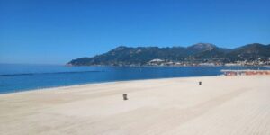 It was supposed to be a new beach, but now grass grows on it: the Salerno paradox