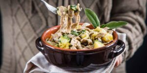 Pizzoccheri with cabbage, potatoes and cheese: how to prepare the great Valtellina classic