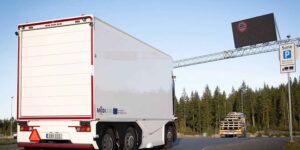 The 100% electric driverless truck is a reality (and it even stopped by itself at customs)