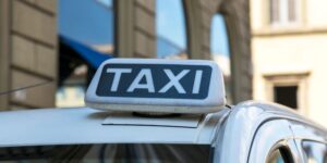 The “Social Taxi” arrives in Calabria: free transport for over 65s for medical visits (to reduce waiting lists)