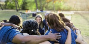 What if you could go abroad for free to protect nature, do theater or help communities? With European volunteering you can do it: here’s how to apply